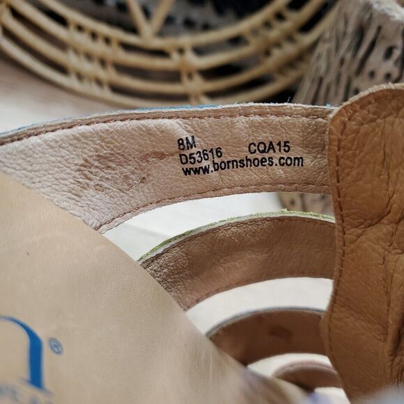 EUC Born Womens 8M Lynae Slip On Sandals Strappy Leather Sand Multi Comfort - Picture 13 of 14